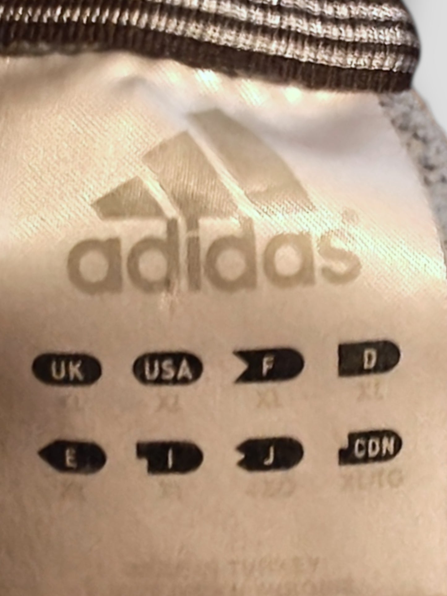 90s Adidas College (XL)