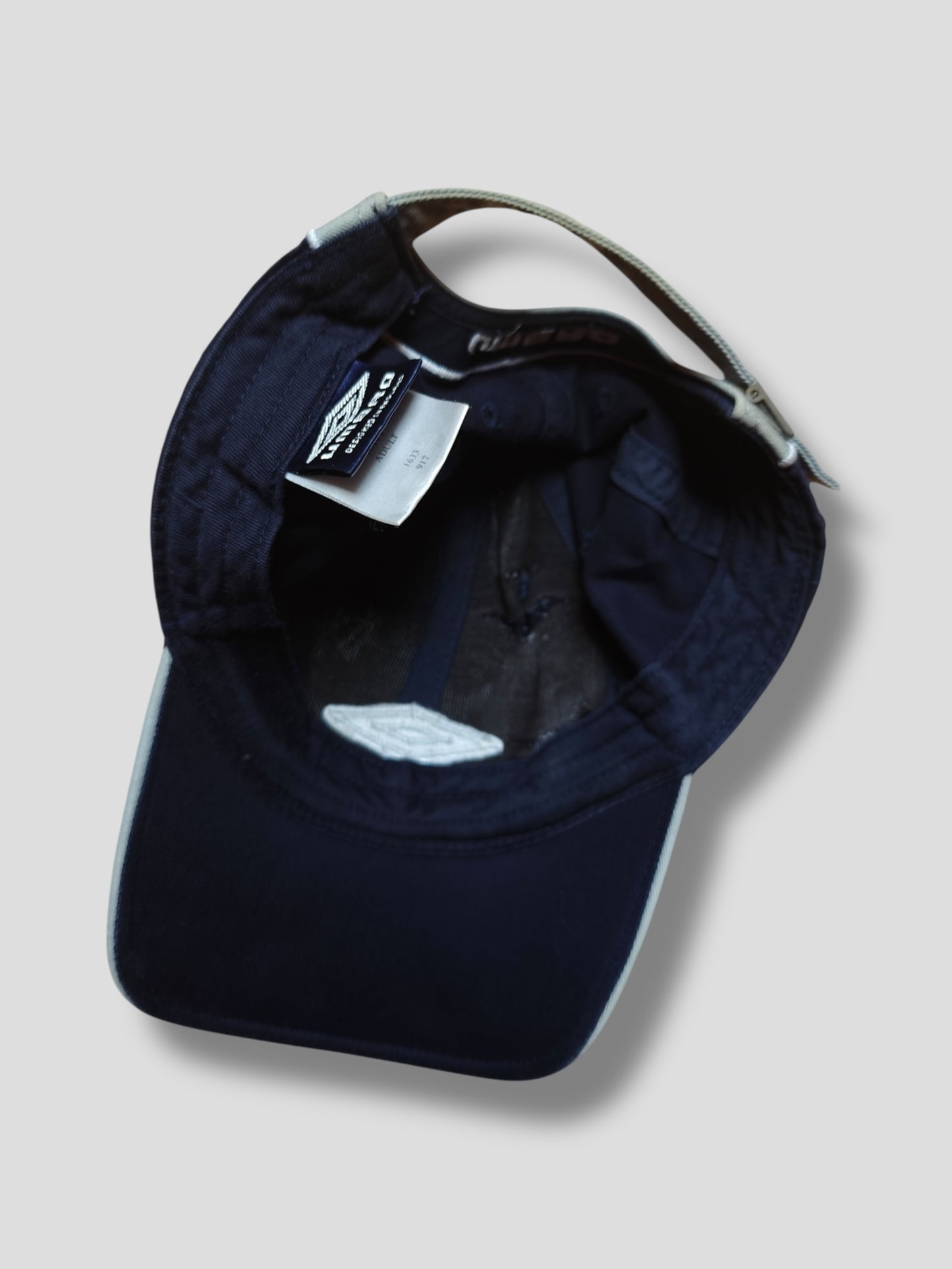 Armani Jeans Lippis
