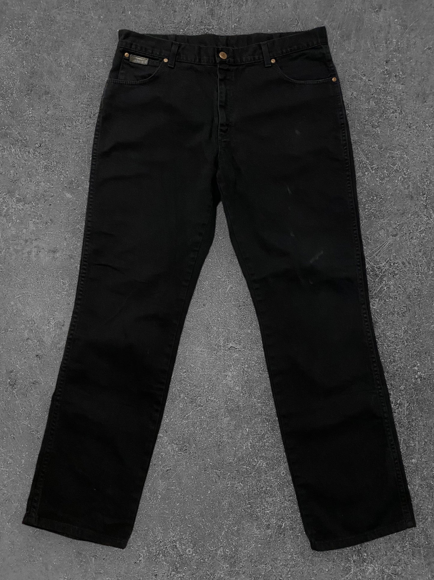 Mustat Wrangler Farkut (W38, L32)