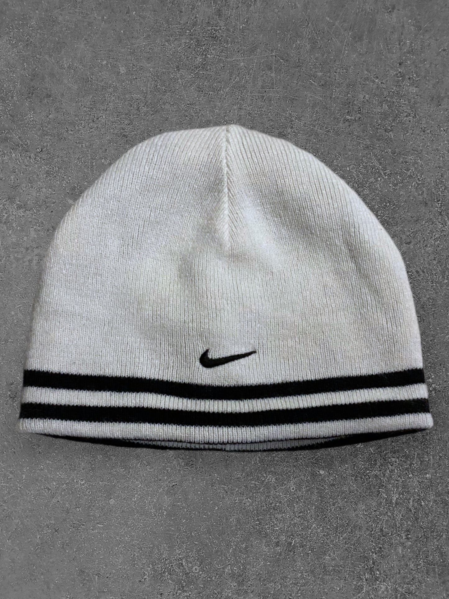Nike käännettävä pipo