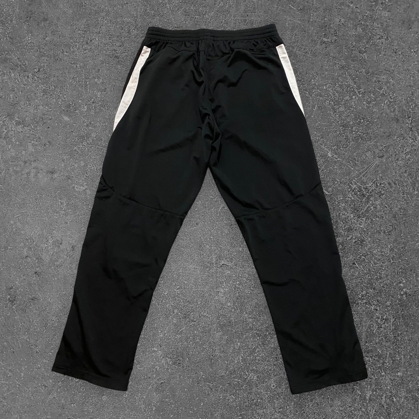 2000-luvun alun Adidas Verkkarit (L/XL)