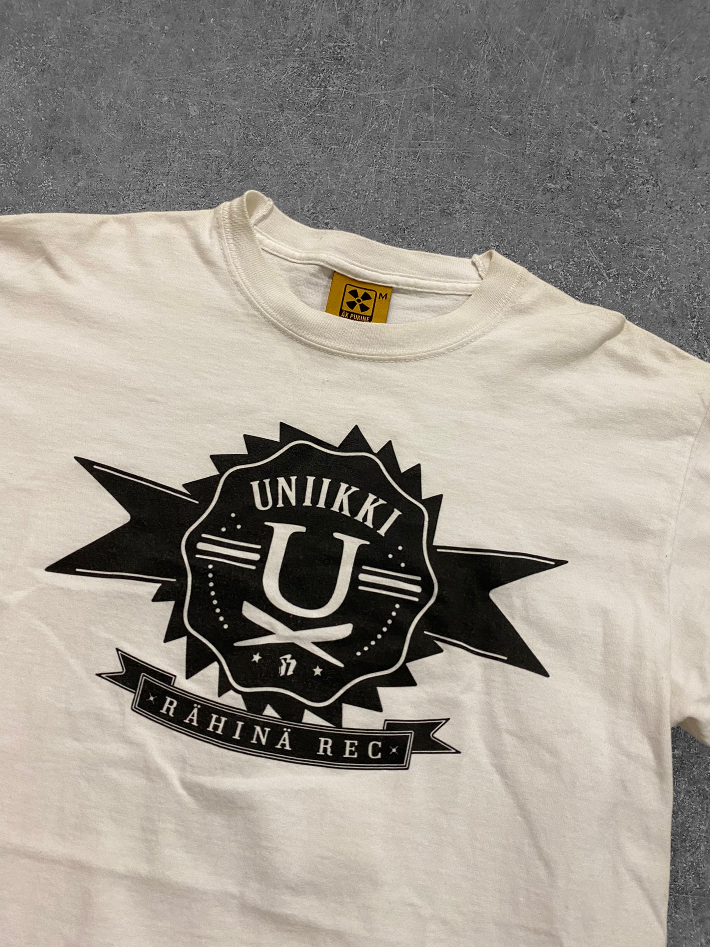 Uniikki Rähinä Records T-Paita (M)