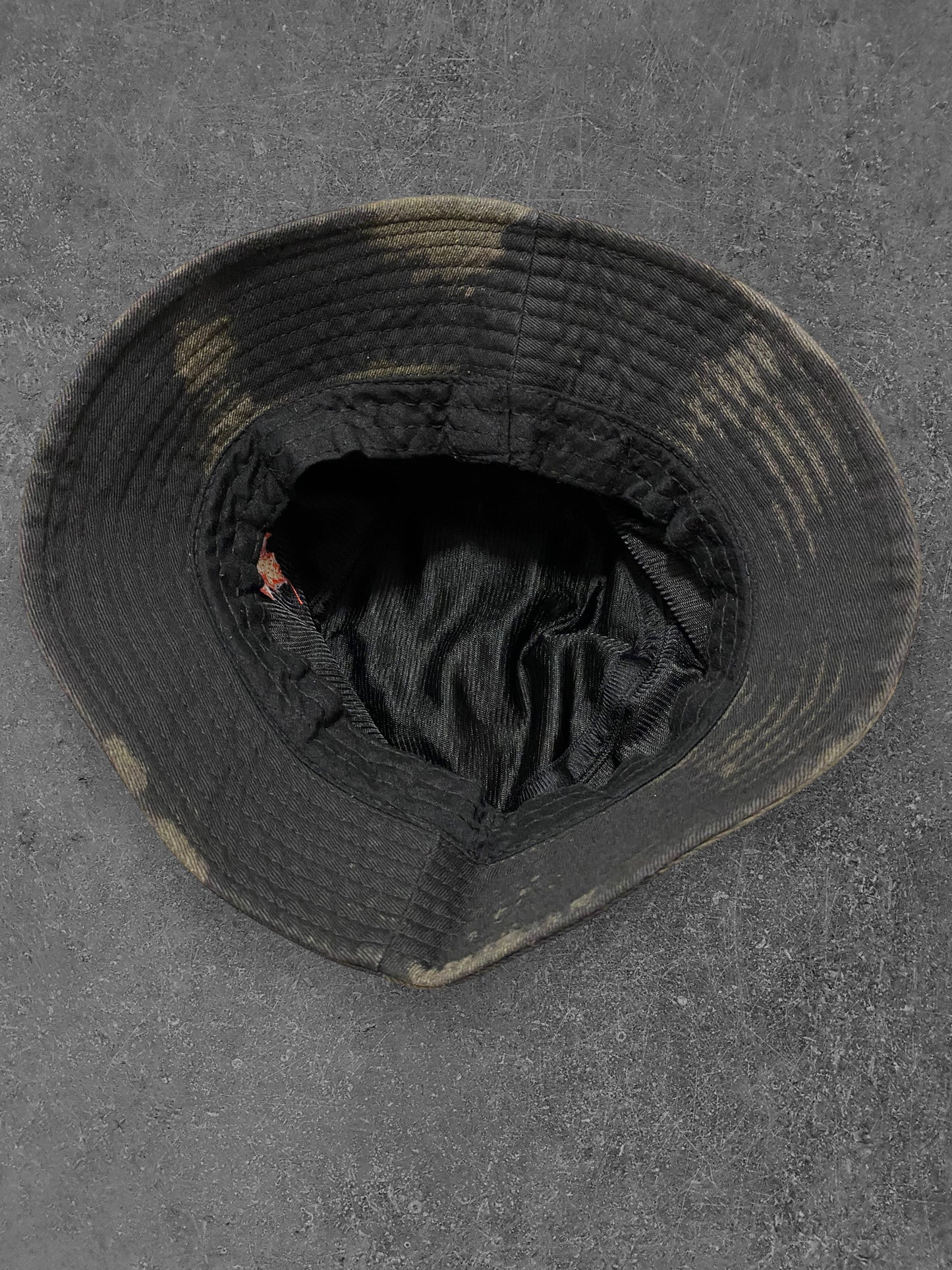 Lehti Buckethat (S)