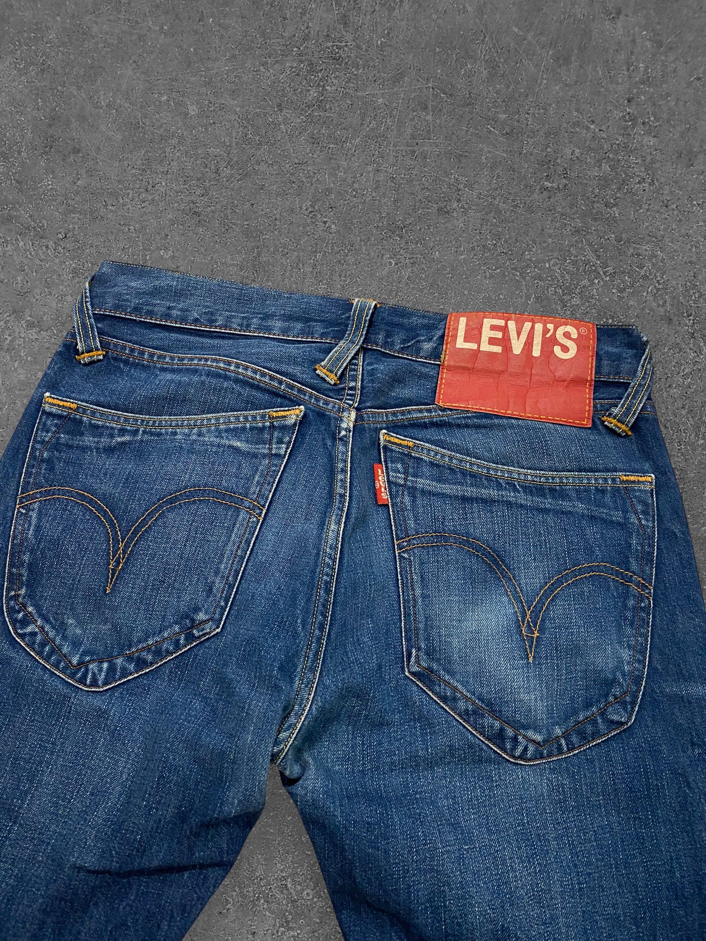 Erittäin Harvinaiset Levis Red Label Farkut (W32 L32)