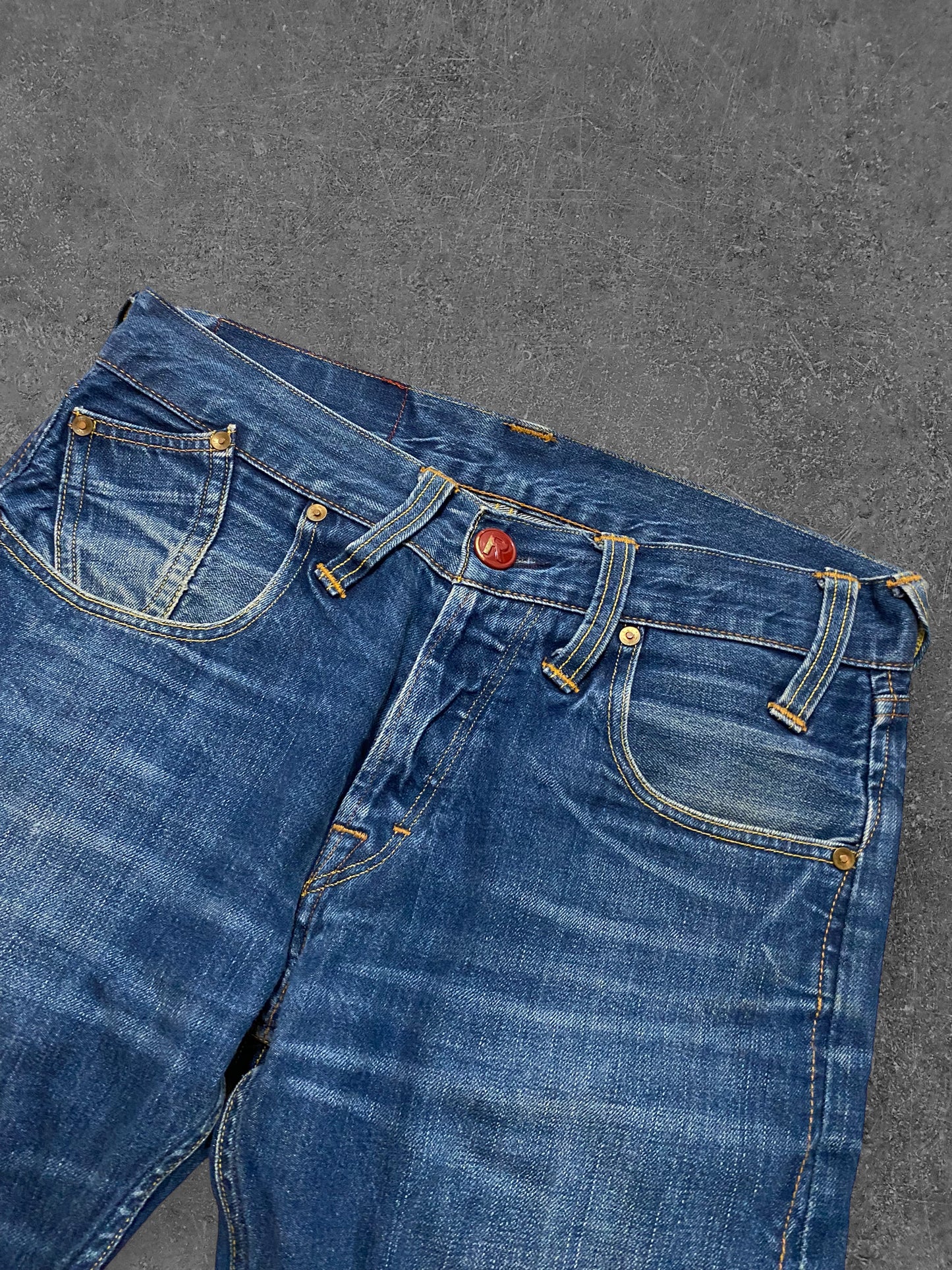 Erittäin Harvinaiset Levis Red Label Farkut (W32 L32)
