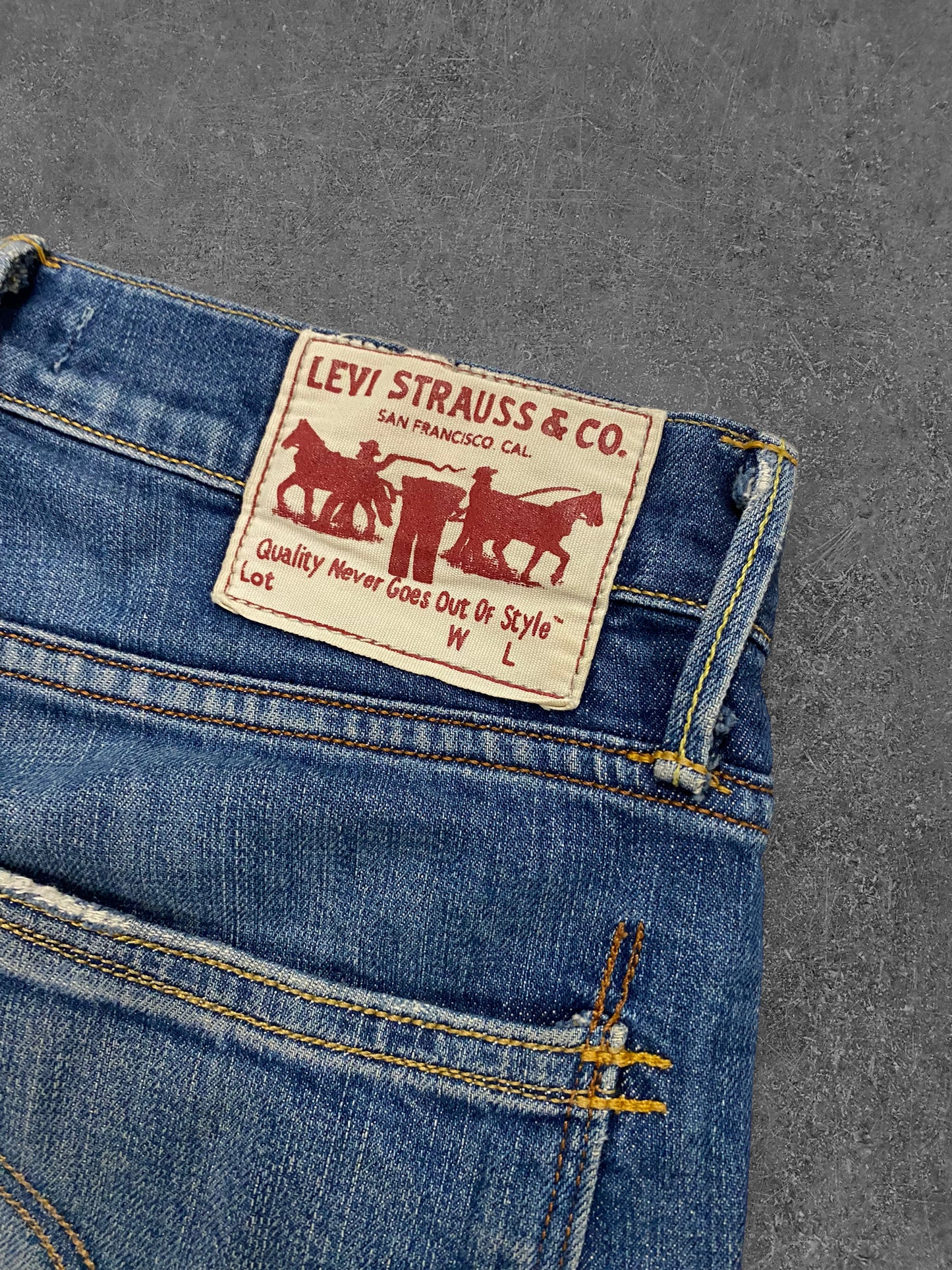 Levis 519 Farkut (W30 L32)
