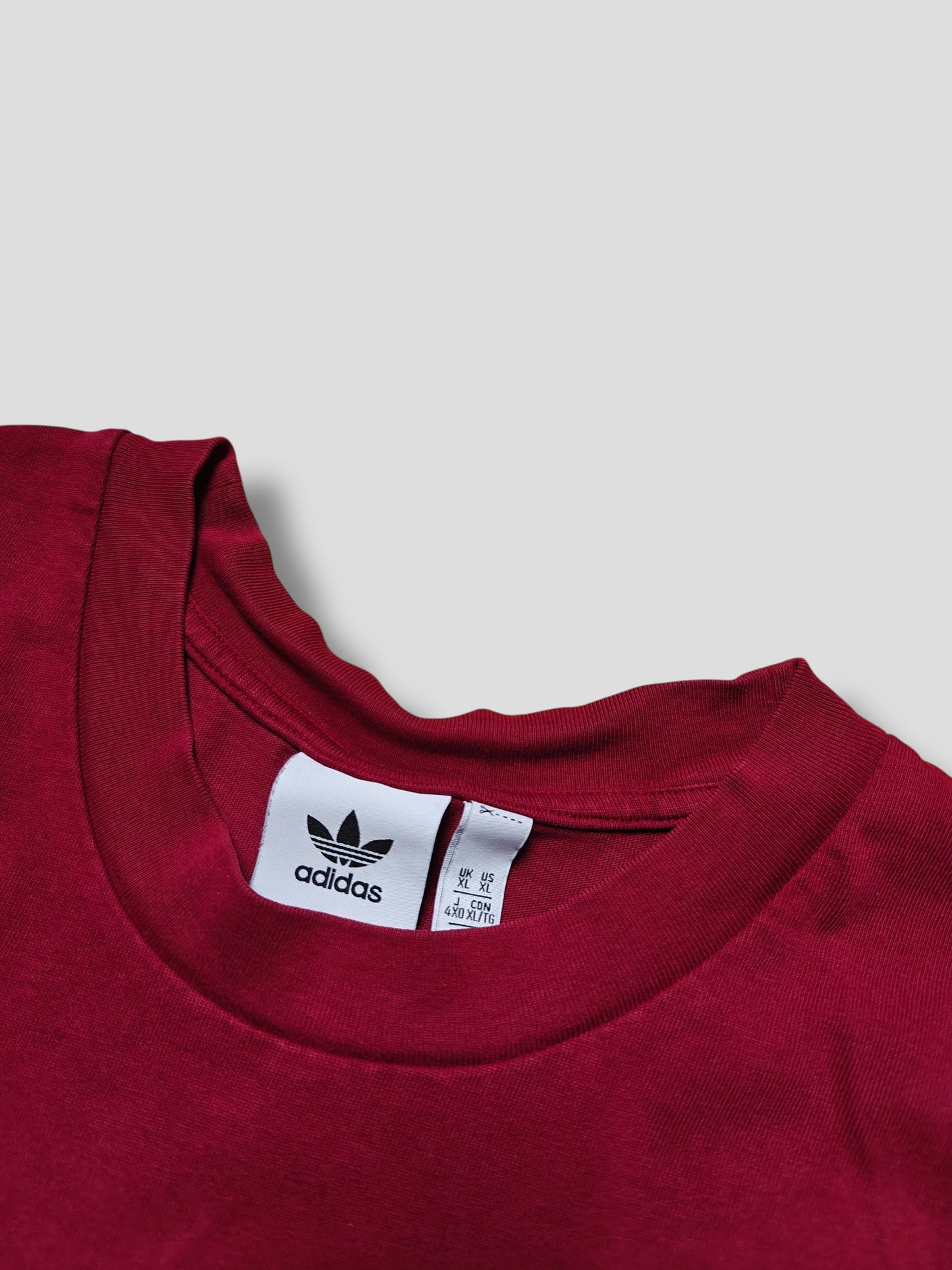 Adidas T-Paita (XL)