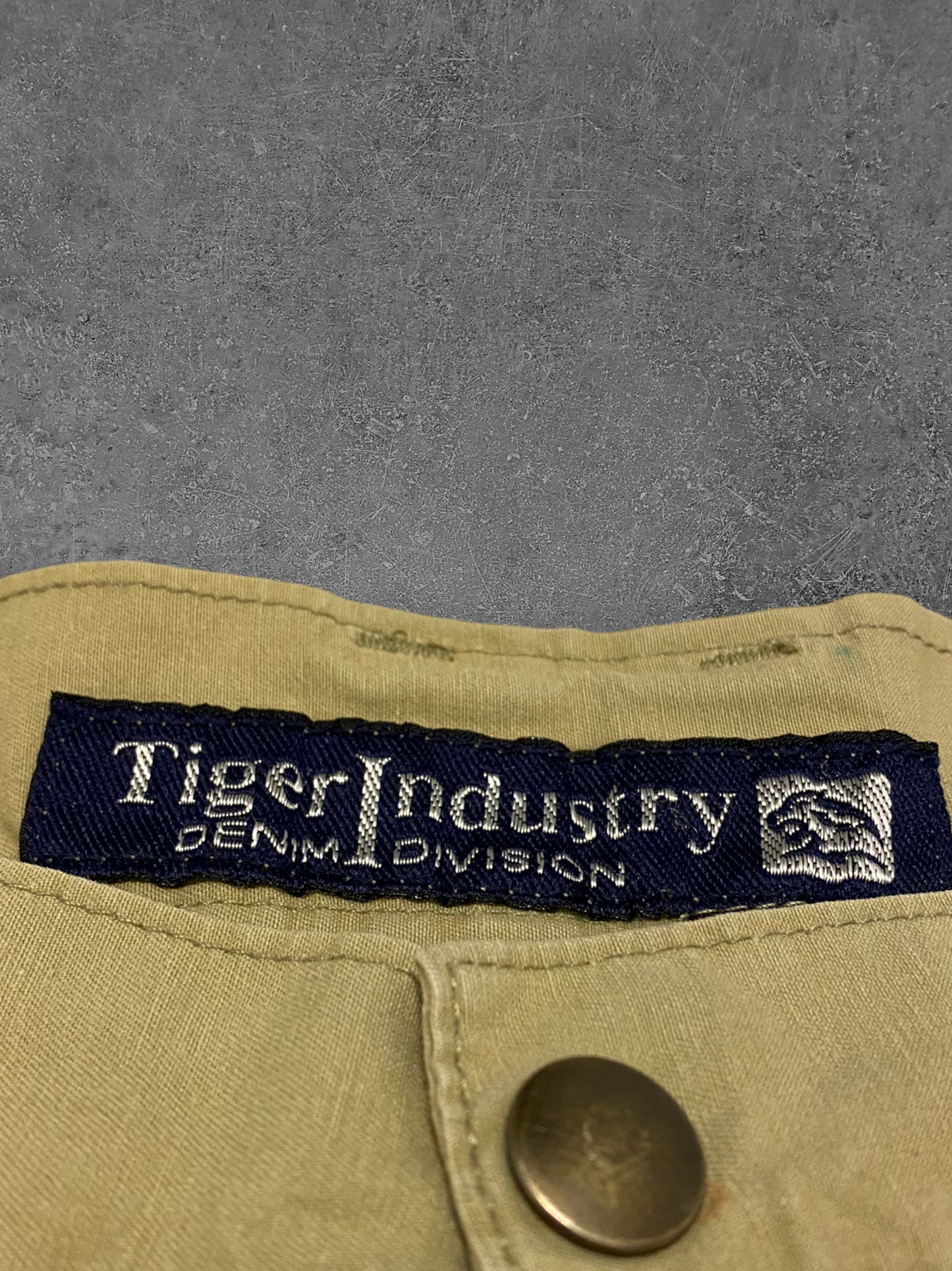 Tiger Industry Shortsit (S)
